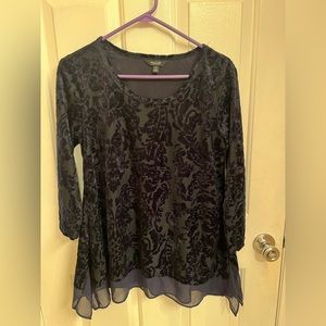 3/4 sleeve navy velvet pattern top